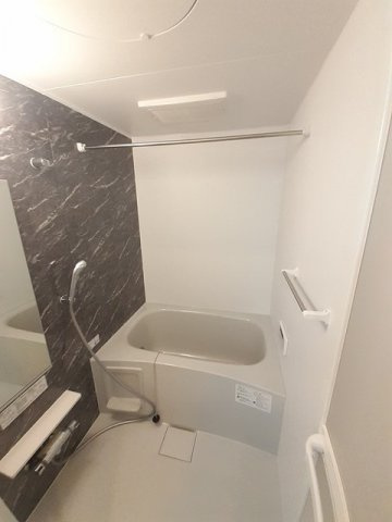 ユメラパン　ラヴィーヌ　Ⅱの浴室|落ち着いた空間のお風呂です