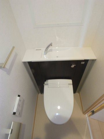 グラン・スイートのトイレ|ゆったりとした空間のトイレです