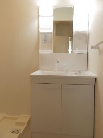 カーザ・ミィアの洗面所|ゆったりとスペースのある洗面所