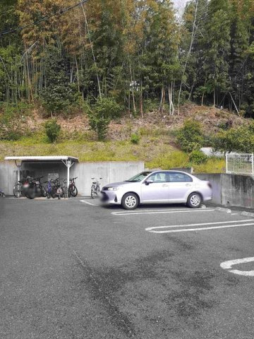 熊本市中央区黒髪４丁目のアパートの駐車場|駐車スペースもあります