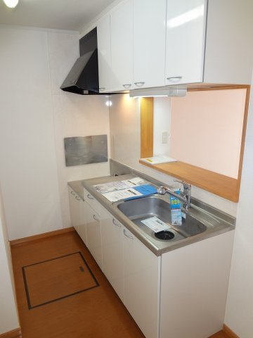 熊本市中央区黒髪４丁目のアパートのキッチン|コンパクトなキッチンで掃除もラクラク