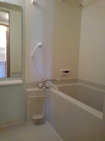 スプレン　ディットの浴室|コンパクトで使いやすいお風呂です