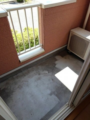 スプレン　ディットのバルコニー|外からの目が気にならないバルコニーで洗濯物が干せます