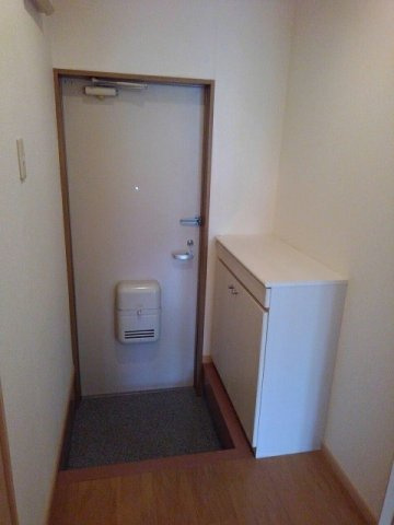 クレセントハイツの玄関|落ち着いた玄関です