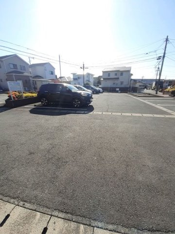 ラ・プラージュ　ピュアの駐車場|駐車場に車を止められます