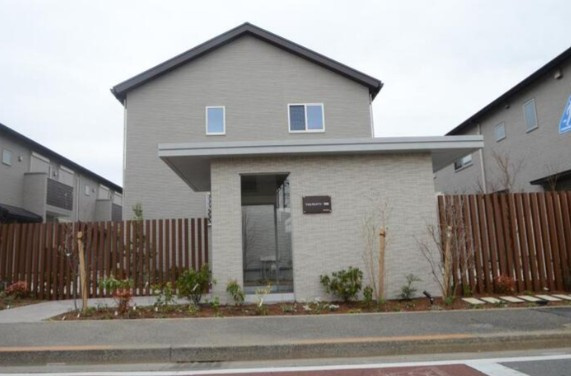 フォレストメゾン聖蹟Bのエントランス