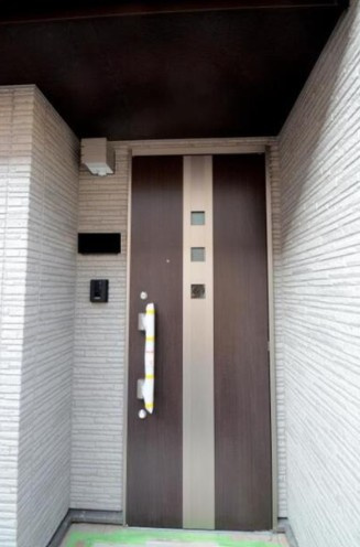 フォレストメゾン聖蹟Bの玄関