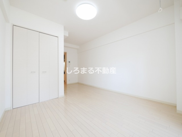 メゾン夕陽ヶ丘の居間・リビング