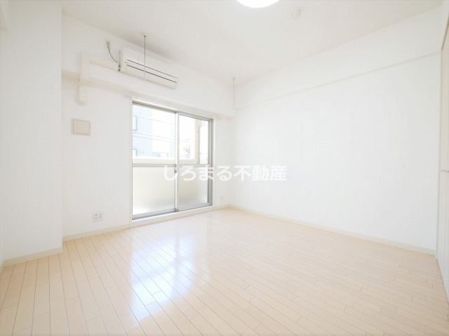 メゾン夕陽ヶ丘の居間・リビング