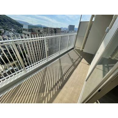 ライオンズタワー新大工町のバルコニー