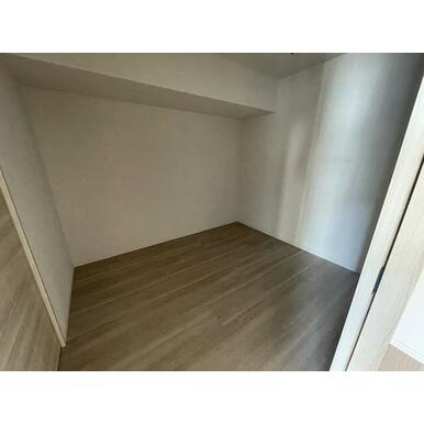 ライオンズタワー新大工町の洋室