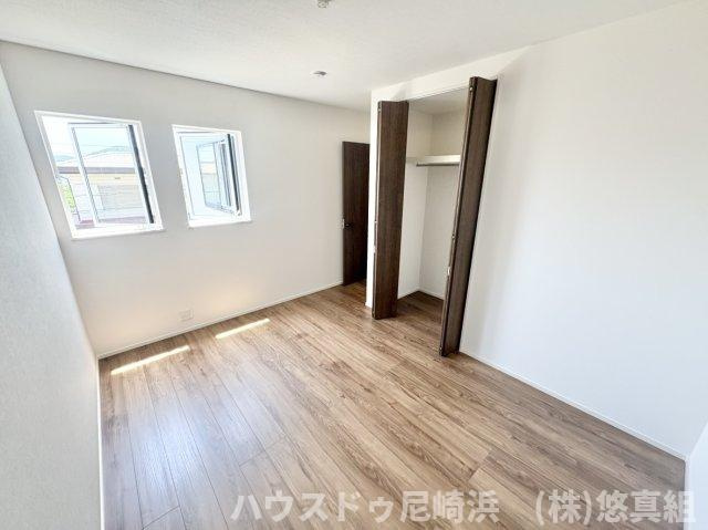 新築戸建　川西市緑台3丁目　の洋室|2F洋室6.5帖　クローゼット収納完備♪