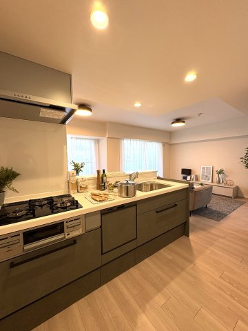 GRAND SHONAN LIFE — 海と暮らす、80㎡の安心感のキッチン