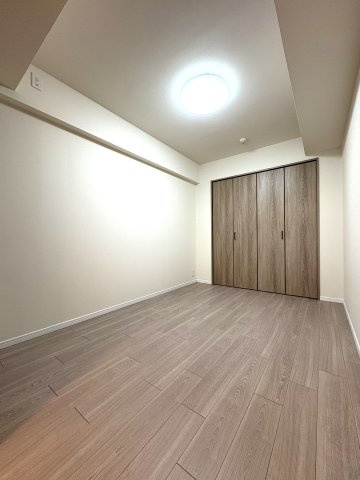 GRAND SHONAN LIFE — 海と暮らす、80㎡の安心感の洋室