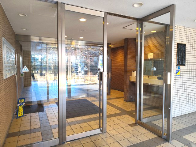東建ニューハイツ入間のエントランス|管理の行き届いたエントランス♪