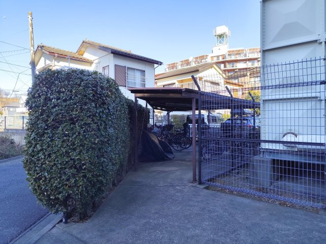 東建ニューハイツ入間の駐輪場|近隣はコナミスポーツクラブもあります♪