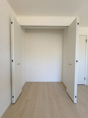 三郷市早稲田6丁目　新築戸建　全4棟　4号棟の収納|大切な衣類を収納できるクローゼット完備