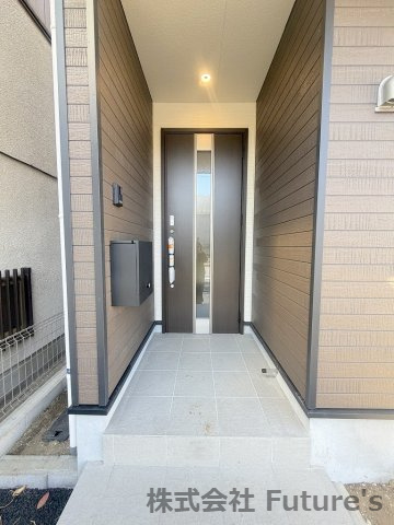 三郷市早稲田6丁目　新築戸建　全4棟　4号棟のエントランス|玄関アプローチ