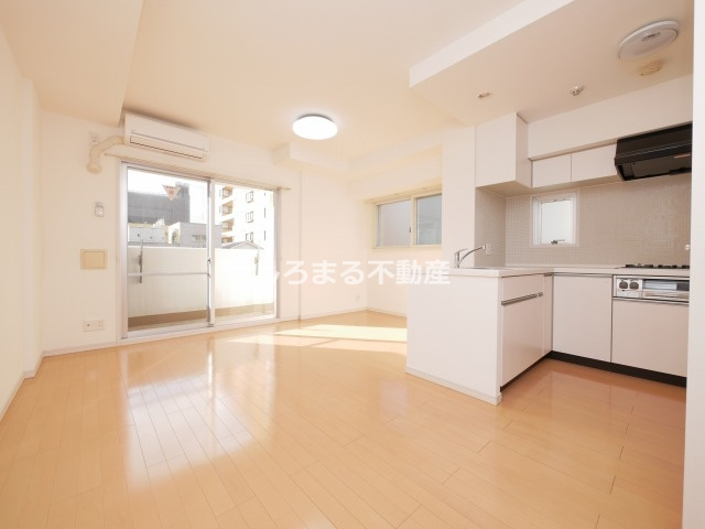 アーデン上本町の居間・リビング