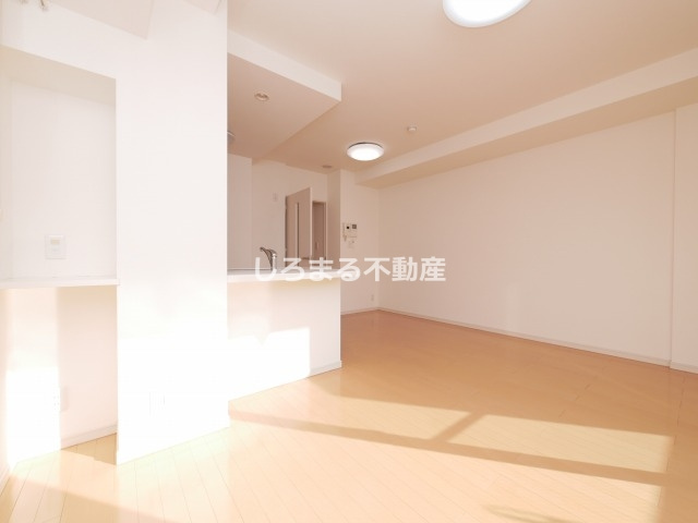 アーデン上本町の居間・リビング