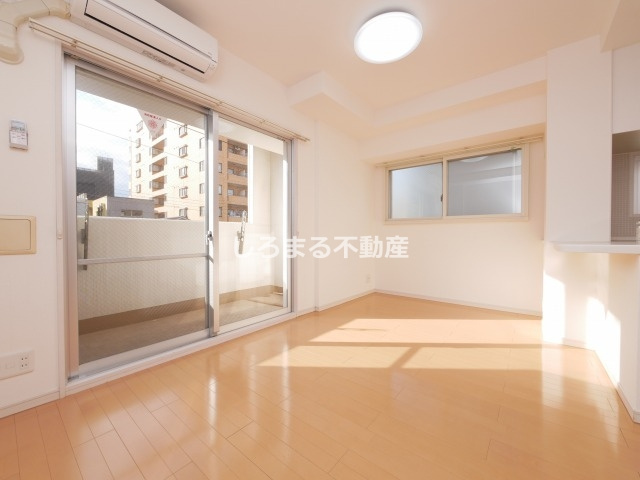 アーデン上本町の居間・リビング