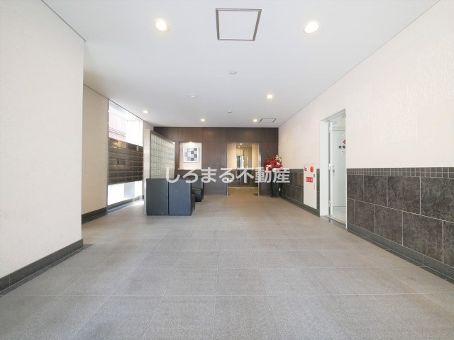アーデン上本町のロビー