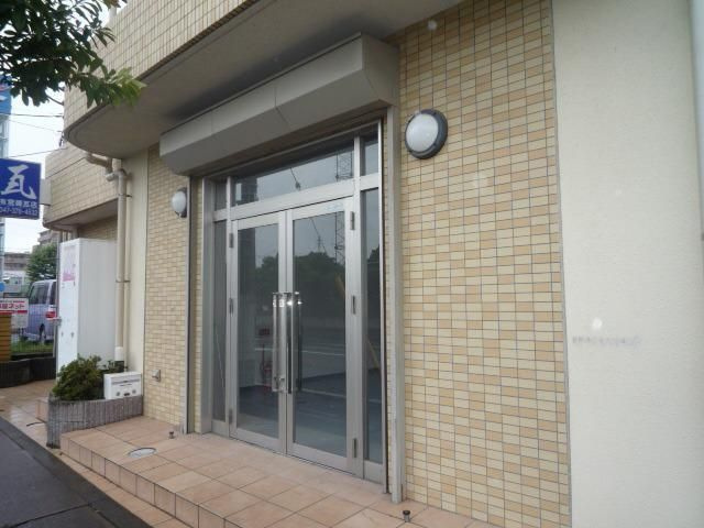 クレオ・テラ　本八幡のエントランス