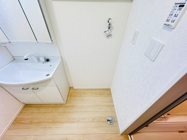 三郷市早稲田６丁目新築戸建【前間小学校：9分】のランドリースペース|洗濯機置き場