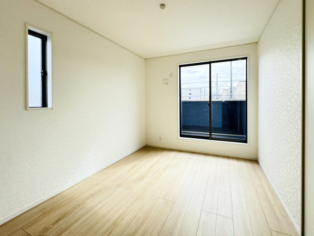 三郷市早稲田６丁目新築戸建【前間小学校：9分】の寝室|6帖寝室