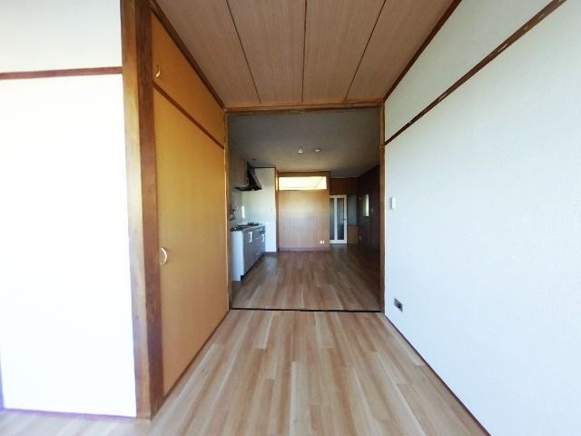 横浜マリンハイツ２号館の玄関