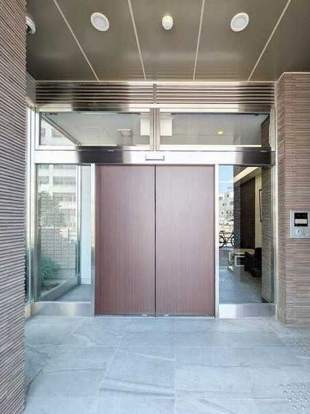 サンブライト今里のエントランス