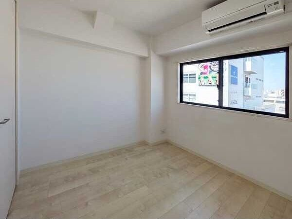 サンブライト今里の洋室