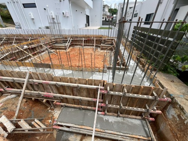読谷村座喜味　新築共同住宅の庭|4/11 現状写真【基礎工事】