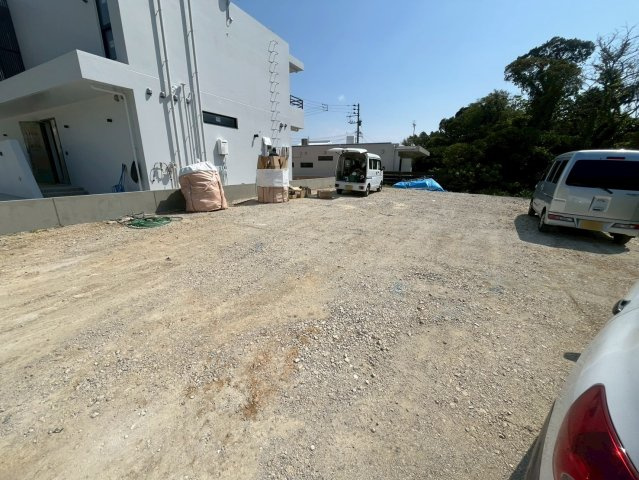 読谷村座喜味　新築共同住宅の外観|2026/3/17　現地写真