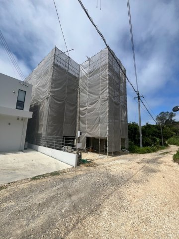 読谷村座喜味　新築共同住宅の前面道路含む現地写真|2026/7/16　現地写真