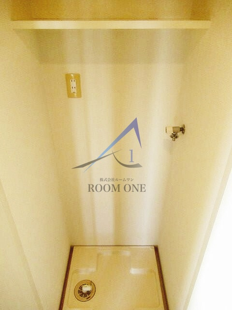 ドルチェ秋葉原Ｎｏｒｔｈ・参番館の設備|洗濯機置き場です。