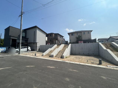 知多市大草字間瀬口　8号地　売り土地の前面道路含む現地写真|前面道路含む現地写真です