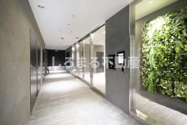 コンフォリア・リヴ南森町Ⅱのロビー