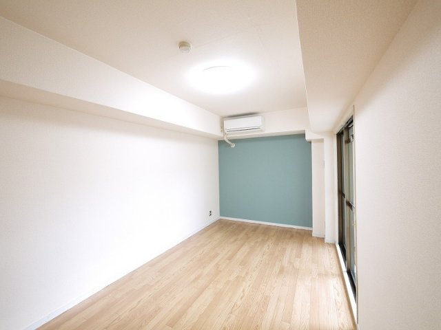メゾンアンテルナ奈良の洋室|コンパクトで使いやすい洋室です