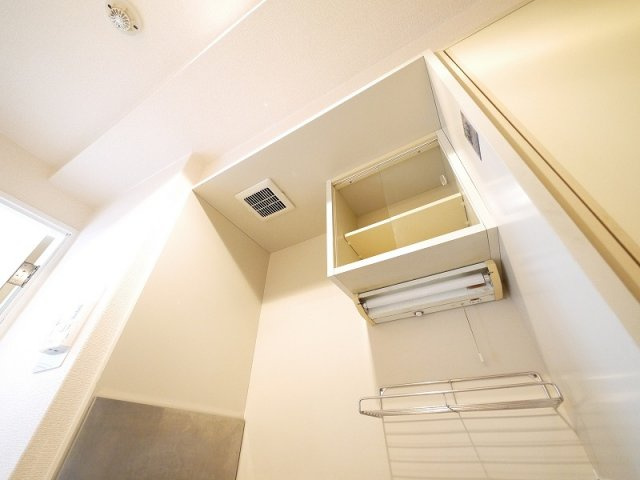 メゾンアンテルナ奈良のキッチン|コンパクトなキッチンで掃除もラクラク