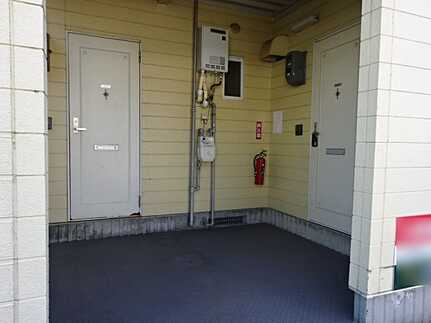 広島市南区向洋新町1丁目　アパートの玄関