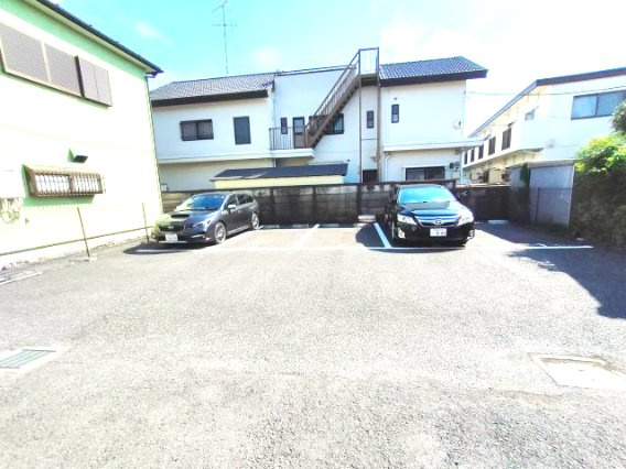 テラス2番星の駐車場