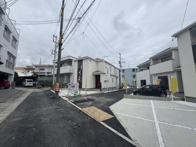 【前面道路含む現地写真】 | 那覇市三原（全6棟）F号棟 | ※東側道路4m♪※北側協定道路4m♪