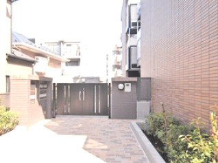 【エントランス】 | 心 | オートロックゲート有