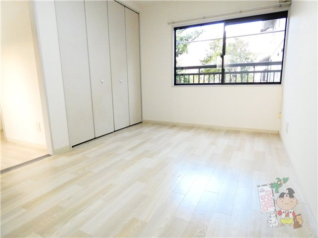 グランドール壱番館の居間・リビング