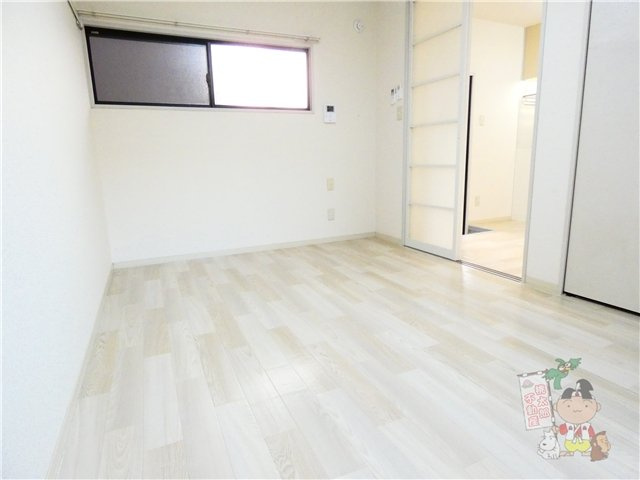 グランドール壱番館の居間・リビング