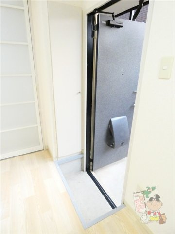 グランドール壱番館の玄関