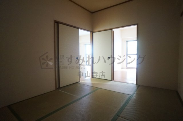 プレステージ安倉の収納|廊下の収納も奥行きがあり大活躍間違いなし！