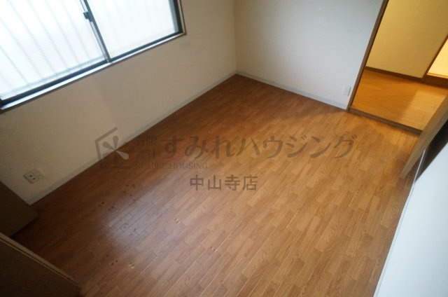 プレステージ安倉の和室|畳入替え中の写真です。