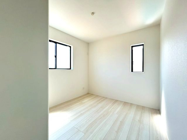 三木市末広３丁目　２期4号棟の洋室